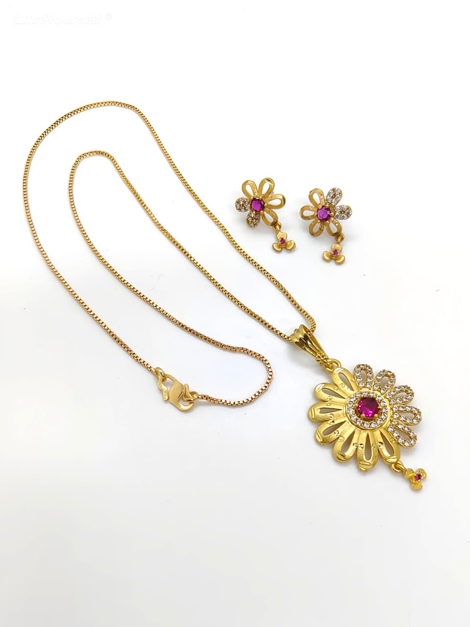 LoveYourself Chain Pendant Set