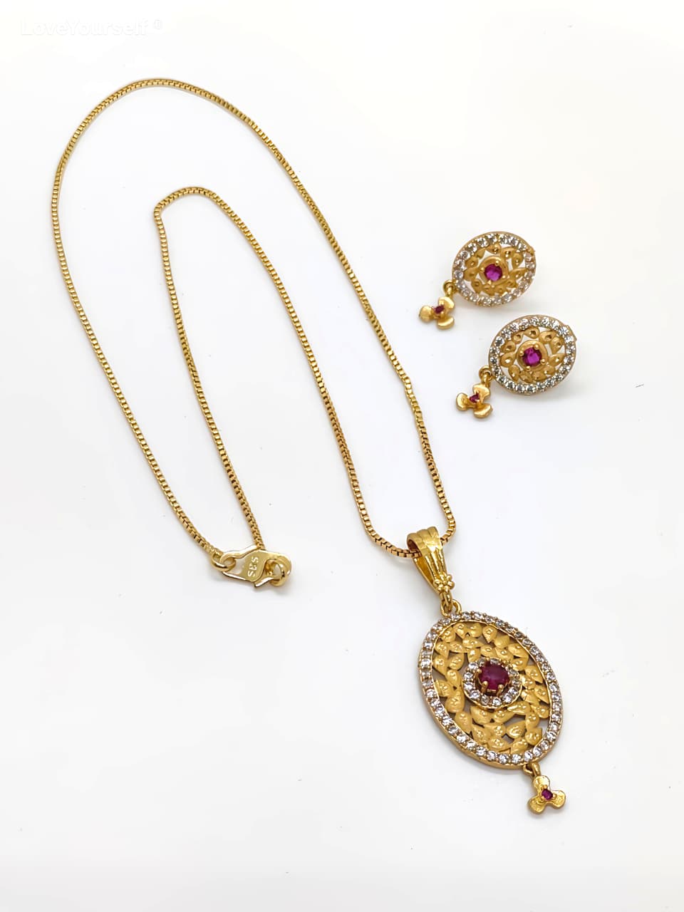 LoveYourself Chain Pendant Set