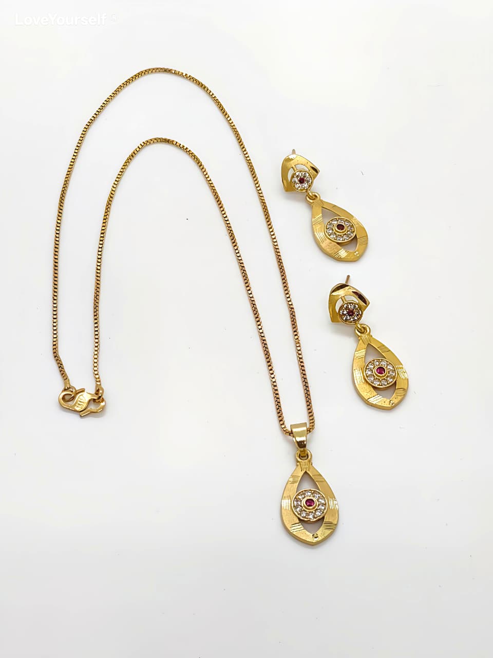 LoveYourself Chain Pendant Set