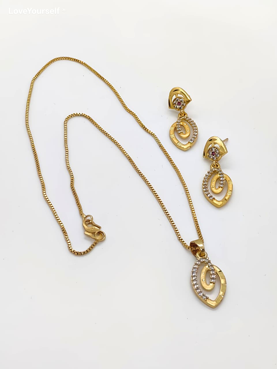 LoveYourself Chain Pendant Set